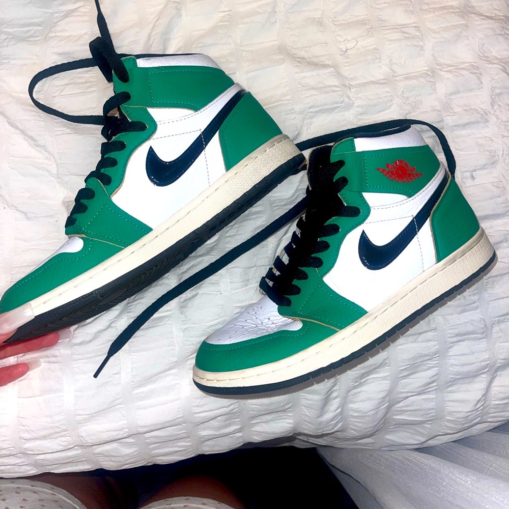 Lucky green Jordans retro high OG women’s 7